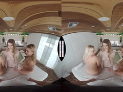 VR in the spa - Babe