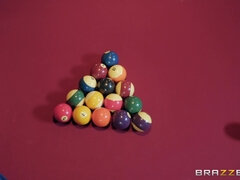 Блондинки, Платье, Эксгибиционист, Бассейн, Софткор, Тату