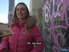 Blondine, Blasen, Europäisch, Natürlichen titten, Im freien, Öffentlich, Tanga, Titten