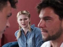 Большая жопа, Большие сиськи, Семяизвержение, Глубокая глотка, Член, Собачьи, Двойное проникновение, Втроем