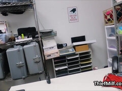 Любители, Минет, Брюнетки, Секс без цензуры, Милф, В офисе, Шпионские видео