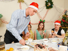 18 ans, Brunette brune, Groupe, Rasée, Adolescente