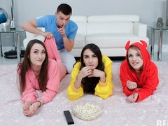 Mamada, Hermano, Morena, Estilo perrito, Grupo, Flaco, Adolescente, Tetas