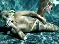 Красотки, Большие сиськи, Фетиш, Мастурбация, Бассейн, Соло, Сиськи, Под водой