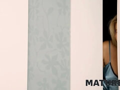 Blond, Oudere vrouw, Omie, Handbeurt, Hd, Moeder die ik wil neuken, Naakt, Russisch