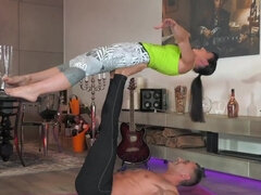 18 ans, En gros plan de très près, Tir de sperme, Faciale, Mamie, Poilue, Branlette thaïlandaise, Chatte