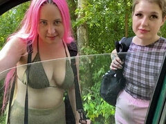 Amateur, Blonde, Sucer une bite, Voiture, 2 femmes 1 homme, Hd, De plein air, Public