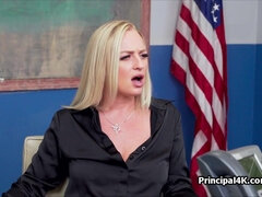 Rubia, Mamada, Madura, Sexo duro, Lencería, Madres para coger, Oficina, Espía