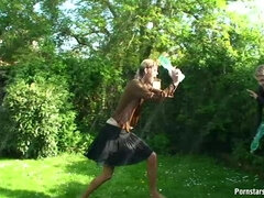 Женские бои, Очки, Лесбиянка, На природе, Атлас, Тощие, Сиськи, Влажная