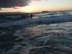 Plage, Sucer une bite, Petite amie, Poilue, Nue, De plein air, Pov, Mouillée