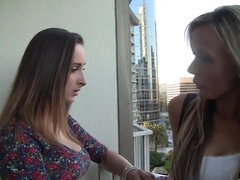 Tetas grandes, Penetracion con dedos, Lesbiana, Madres para coger