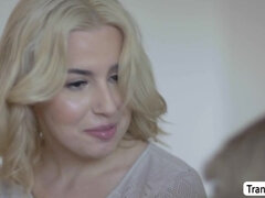 Tetas grandes, Rubia, Mamada, Garganta profunda, Transexual asiatica, Lamidas, Coño, Transexual