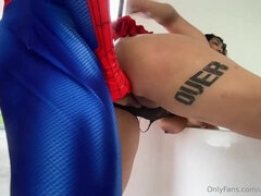 Gros cul, Grosse bite, Gros seins, Sucer une bite, Brunette brune, Tir de sperme, Lingerie, Nue  à poil