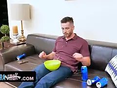 Sucer une bite, Brunette brune, Preservatif, En levrette, Hd, Naine, Seins naturels, Adolescente