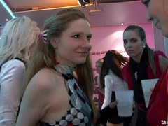 素人, 衣服着たままセックス, チン, バック, グループ, なめる, オマンコ, 馬乗り