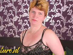 Gros cul, Gros seins, Rondelette, Masturbation, Culottes ou slips, Cheveux courts, Solo, Rétro ancien