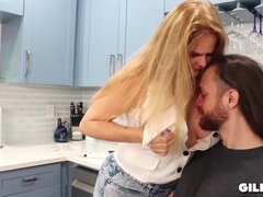 I banged Porn Legend GILF Micky Lynn - GilfAF