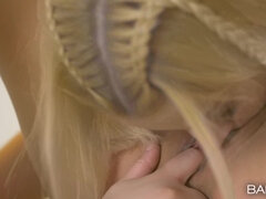 Stellung 69, Blondine, Latina, Lesbisch, Piercing, Tätowierung, Flotter dreier, Titten