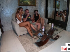 Leie, Asiatisch, Grosser schwanz, Schwanz, Lecken, Pov, Thai, Flotter dreier