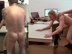 Blond, Hondjeshouding, Extreem, Hd, Moeder die ik wil neuken, Ruw, Schreeuwen, Mager