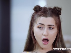 Sucer une bite, Brunette brune, Tir de sperme, Européenne, Naturelle, Chatte, Rasée, Adolescente