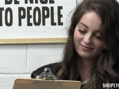 Tetas grandes, Mamada, Estilo perrito, Perforación, Policía, Afeitado, Tatuaje, Uniforme