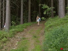 Blonde, Léchez, Seins naturels, De plein air, Petite femme, Chatte, Tatouage, Plan cul à trois