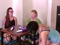 Игры, Лесбиянка, Молоденькие, Втроем, Связанные, Игрушки