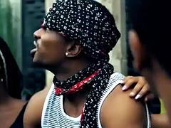 Enthousiasteling, Lieveling, Mooie dikke vrouwen, Tieten likken