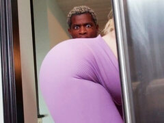 Grosser arsch, Grosser schwanz, Grosse titten, Blasen, Hundestellung, Interrassisch, Milf, Kurzes haar