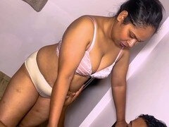 18, ベッドルーム, デカチン, フェラチオ, 言葉責め, 手コキする, 人妻の