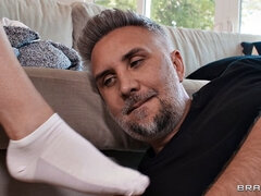 Kehlenfick, Fussjob, Handjob, Lecken, Massage, Muschi, Socken, Tätowierung