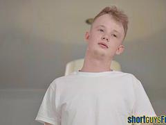 Shortking cockridden by thicc ebony MILF