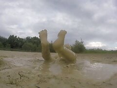 Blowing bubbles under mud on a rainy day part 2