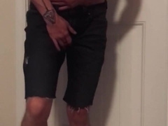 Desperate to Pee, Locked Out, Drenching my Trousers.