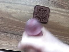 Cumshot on cookie - Turkish food porn