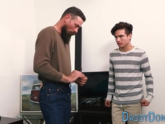 Unexperienced lad sonnie cummed over