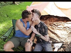 STAXUS ::  Pitching Tents