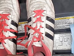 mechanic found smelly soccer shoes in van