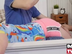 Eric Lenn pounds Jamie Kelvin's eager hole in DADDYONTWINK scene