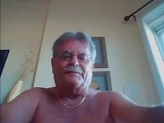 Uncle Displays Off