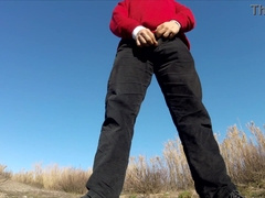 GG Outdoor Peeing