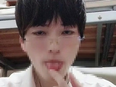 イケメンメガネ男子のチョコペロ！咀嚼音ちゅぱちゅぱ！046