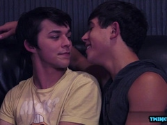 Youngster Sans A Condom takes a raw ride & gets a sticky load