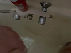Horny guy Chwu Bakka cumz on his Old Spice shower gel