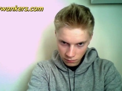 Bw - Stepped Into The Closet To Wank