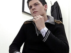 HOrny dude blows his load in a casting video