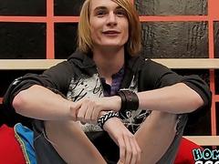 Casting session with emo ends with him jerking off for us