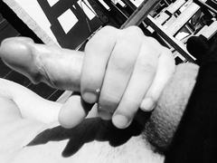 Pija Latina очень горячо мастурбирует в парке ..two