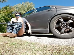 Sunny squat piss